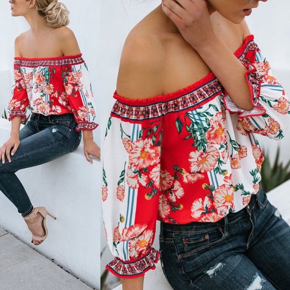 Gemini Couture Tops - NWT Strapless floral top